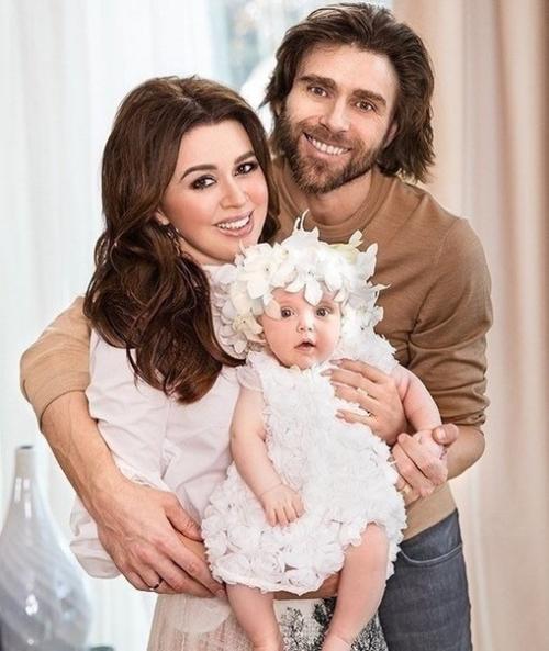 Настя. Такая красивая и душевная, кому она нравится? 01