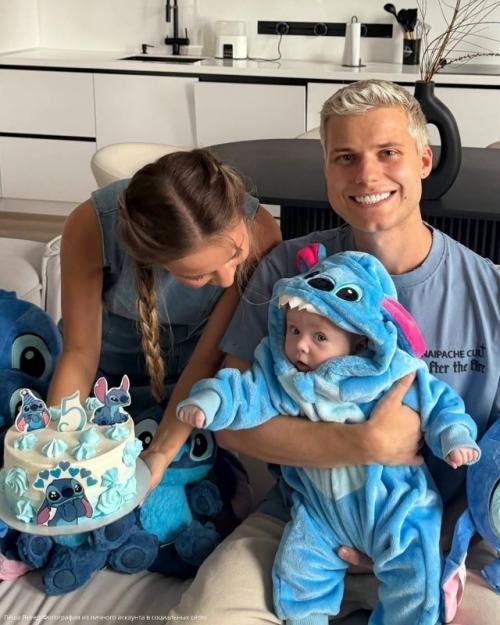 Алексей янгер вместе с супругой Татьяной поделились свежими фотографиями, на которых запечатлен их пятимесячный сынишка Леон.

