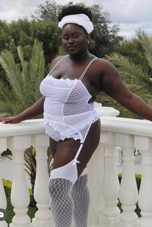 Savage x Fenty - бельевой бренд Рианны, запустил свою свежую рекламную кампанию, которая всколыхнула соцсети. 05