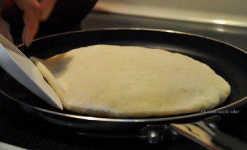 Хичины.  Хичины это вкуснейшее кавказское блюдо, которое очень распространено в Кабардино-балкарии. 03 Хичины.  Хичины это вкуснейшее кавказское блюдо, которое очень распространено в Кабардино-балкарии. 03