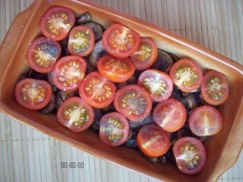 Кабачки, запеченные с шампиньонами и помидорами под сыром. 04