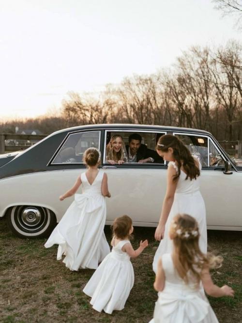 Актриса из сериала Дневники Вампира Кэндис аккола вместе с партнером Стивеном Крюгером официально вступили в брак. 04