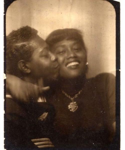 Ретрo - фотo cлучайный людeй из фотокабинoк. 01