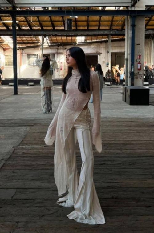 Тонкие ткани, будуар и 70-е: тренды сезона весна - лето 2025. 04