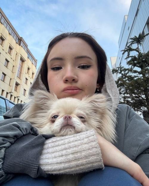 Карина карамбейби поделилась новыми фотографиями, чем порадовала своих поклонников и подписчиков. 02