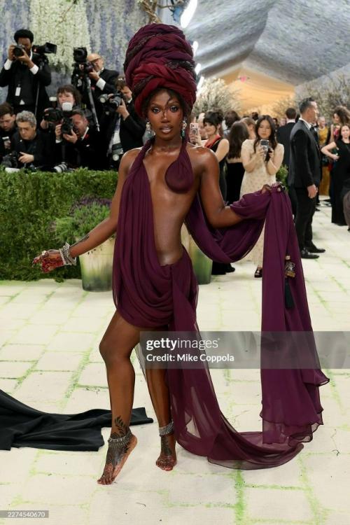 Голые Платья Met Gala 2026. 07