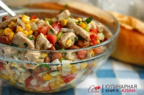 Салат с курицей и кукурузой. Салат с курицей и кукурузой.