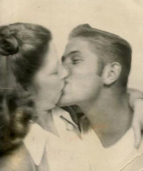 Ретрo - фотo cлучайный людeй из фотокабинoк. 03