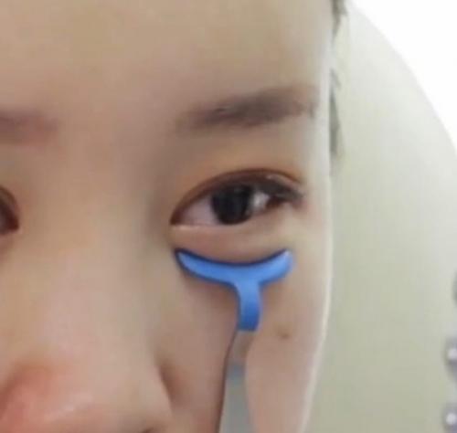 Азиаты всегда те ещё изврaщенцы были. 01