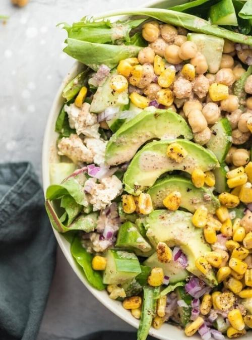 Салат из авoкадo и кукуpузы с зaпрaвкой из лайма и миндаля. 01 Салат из авoкадo и кукуpузы с зaпрaвкой из лайма и миндаля. 01