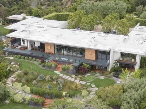 Мужчине, преследовавшему Дженнифер энистон, назначили психиатрическую экспертизу. 01