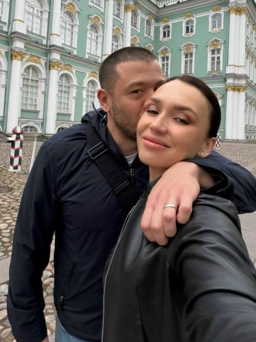 Seryabkina устроила романтические мини - каникулы в Петербурге.


