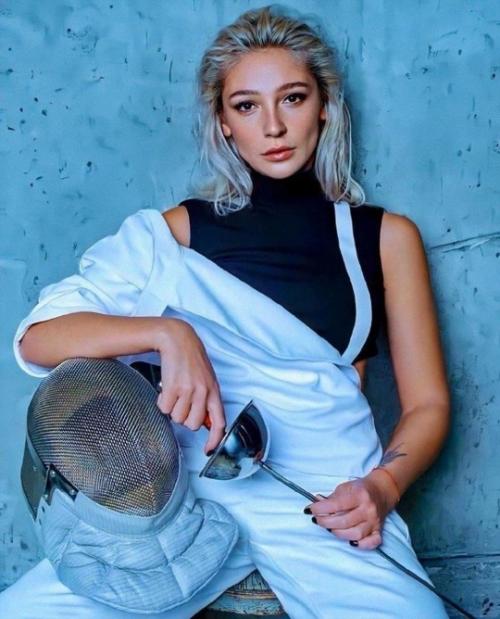 Настя ивлеева - популярная российская телеведущая, блогер и актриса, чья яркая карьера привлекла внимание миллионов. 01