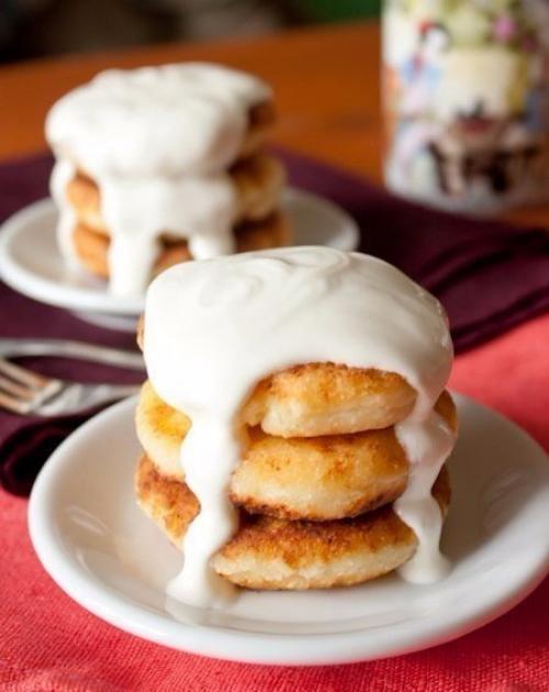 Сырники.

Я долгое время перебирала разные рецепты сырников, прежде чем нашла 