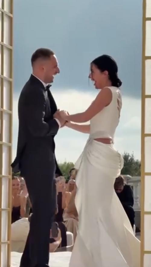 Адель и Литвин официально стали мужем и женой. 02