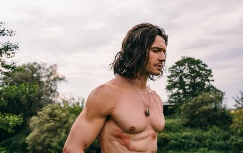 На съемках нового сериала Полдень царит настоящая жара - и не только из-за летней погоды! 02