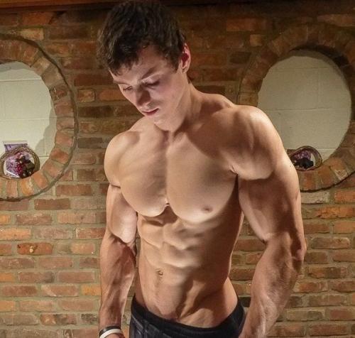 Мальчик победил рак и стал невероятным красавцем! 02