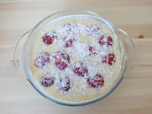 Заливной пирог с клубникой. 02