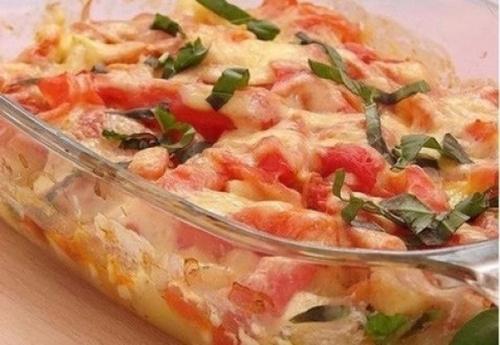 Запеченная цветная капуста с томатами.