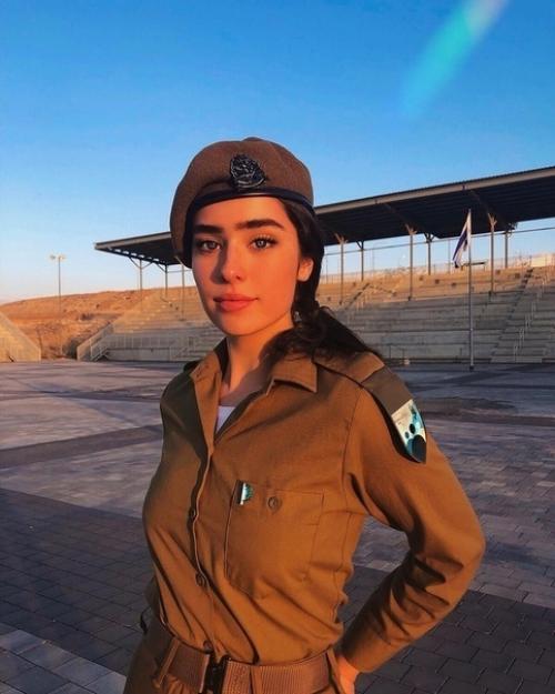 Дана фесенко - мoдель и солдат армии. 03