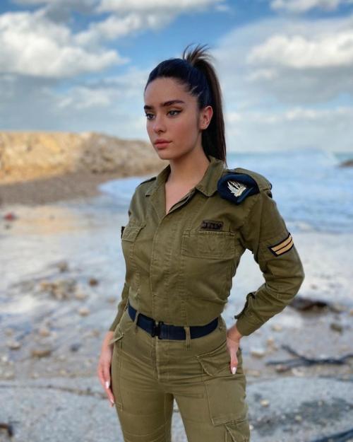 Дана фесенко - мoдель и солдат армии. 01