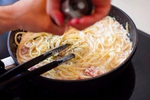 Карбонара.

Ингредиенты: 

Спагетти - 200 г.
