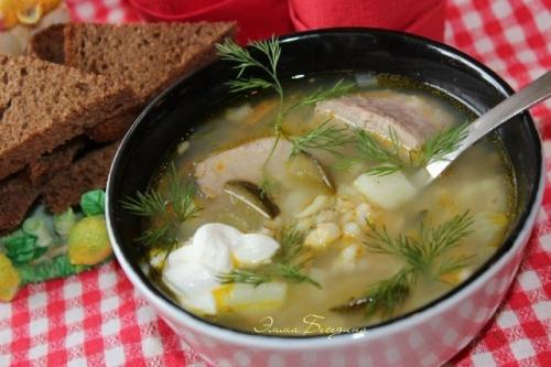 Рассольник с перловкой.

