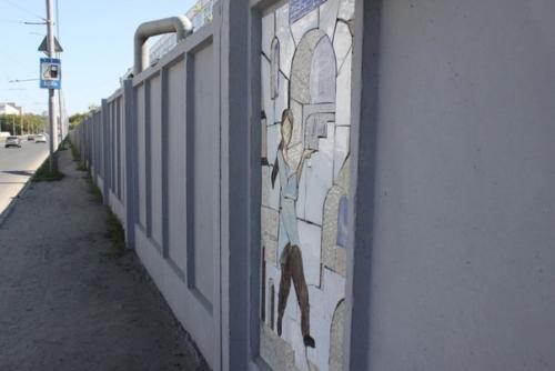 Уличные художники Zagfesta на заборе Автоприбора мозаичное панно сделали. 02