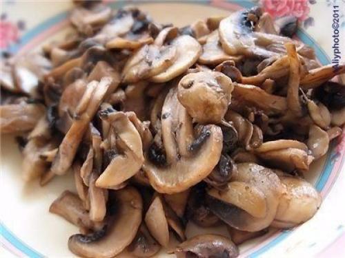 Наивкуснейший салат!   Ох, и вкуснючий салатик я нашла на просторах инета. 01