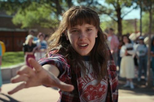 Миллу Бобби Браун критикуют за фигуру, но актриса отвечает достойно. 02