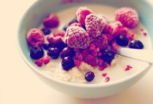 Таким образом, если вы будете есть фрукты и овощи в таких сочетаниях, то пользы будет ещё больше для вашего организма. 

