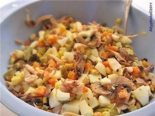 Наивкуснейший салат!   Ох, и вкуснючий салатик я нашла на просторах инета. 08