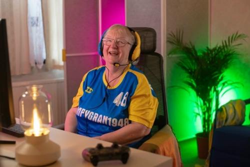 Мировой рекорд среди возрастных игроков Fortnite официально побит 78-летней жительницей Шотландии. 01
