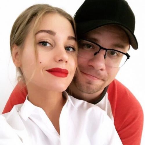 Стало известно, что Гарик Харламов стал инициатором развода с Кристиной асмус. 01