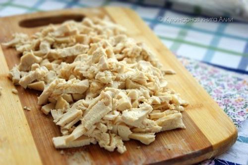 Салат с курицей и яичными блинчиками. 02 Салат с курицей и яичными блинчиками. 02