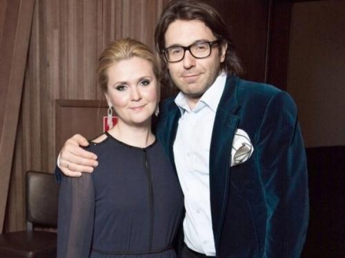 Андрей Малахов и его красавица - жена Наталья шкулева. 01