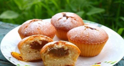 Кексы со сгущенкой.