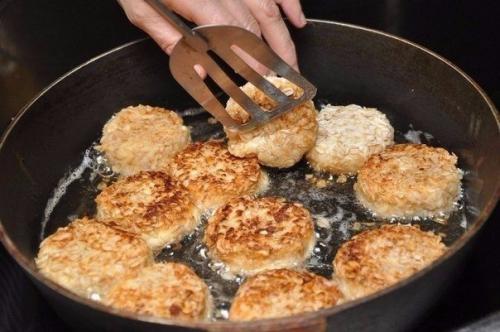 Сырники с шоколадной начинкой в панировке из овсяных хлопьев. 08