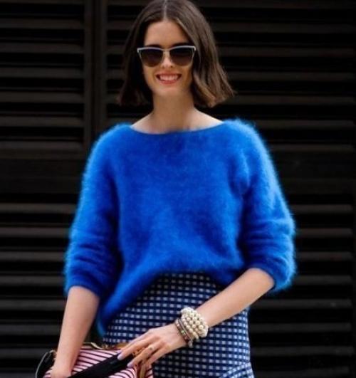 В тренде однотонный свитер из ангоры свободного прямого кроя? 05