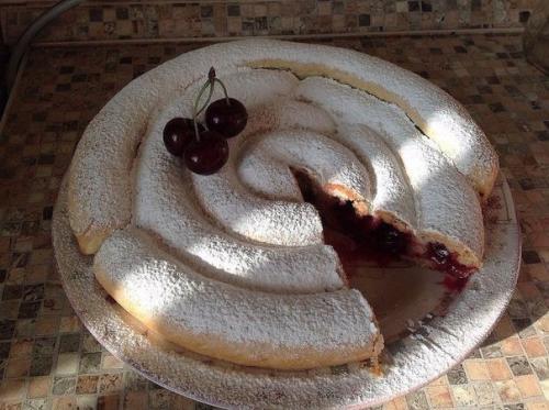 Пирог улитка с вишней. 04 Пирог улитка с вишней. 04