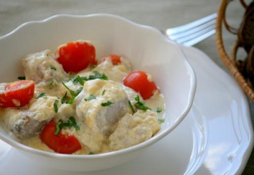 Треска запечённая с сыром и томатами. Треска запечённая с сыром и томатами.