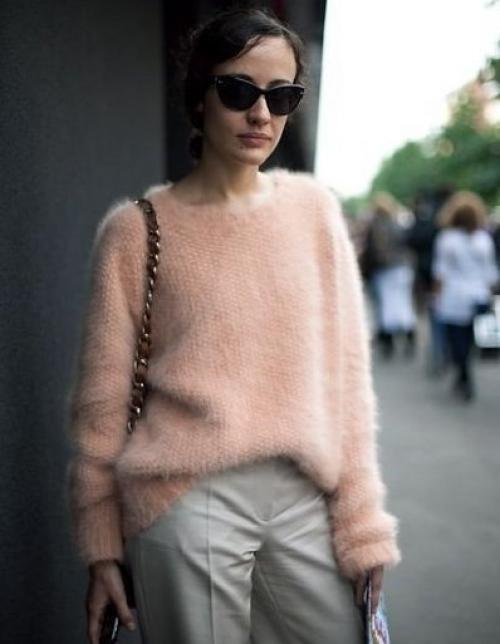 В тренде однотонный свитер из ангоры свободного прямого кроя? 03