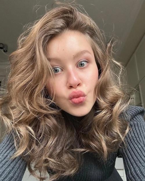 Звезда Слова Пацана рассказала, что столкнулась с хейтом своей актерской игры. 01