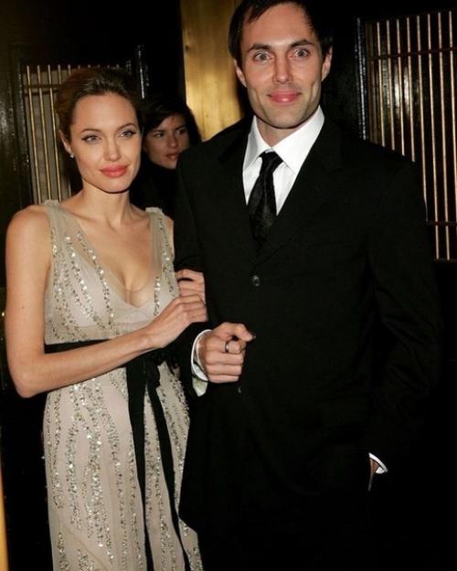 Братик Анджелины - просто мужская версия прекрасного! 03