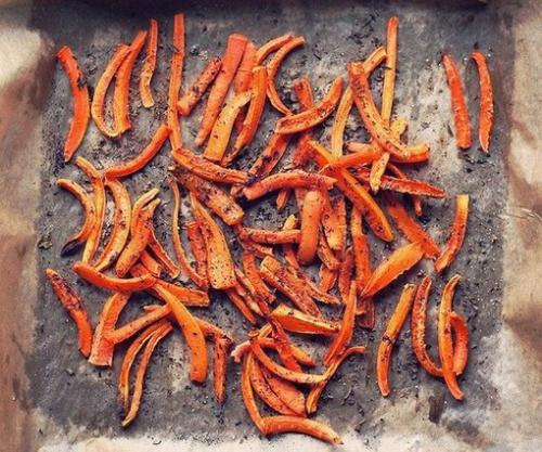 Морковь фри с томатным кремом.