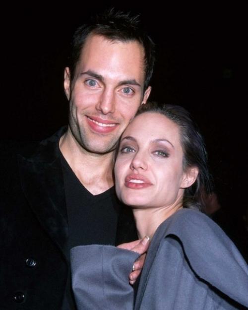 Братик Анджелины - просто мужская версия прекрасного! 02