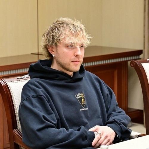 Егору криду присвоили звание Заслуженный Артист Республики Башкортостан - событие, которое вызвало бурю эмоций. 02