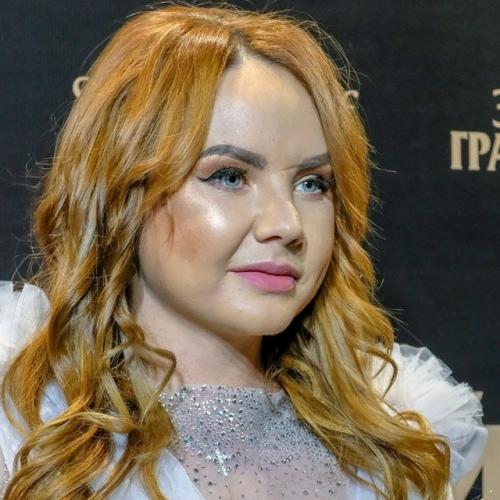Она выглядит лучше, чем десять лет назад? 01