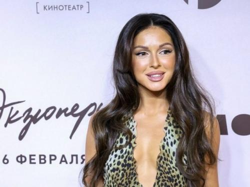 В прямом эфире певица Нюша заявила о твердом решении вернуть в паспорт имя Анна. 02