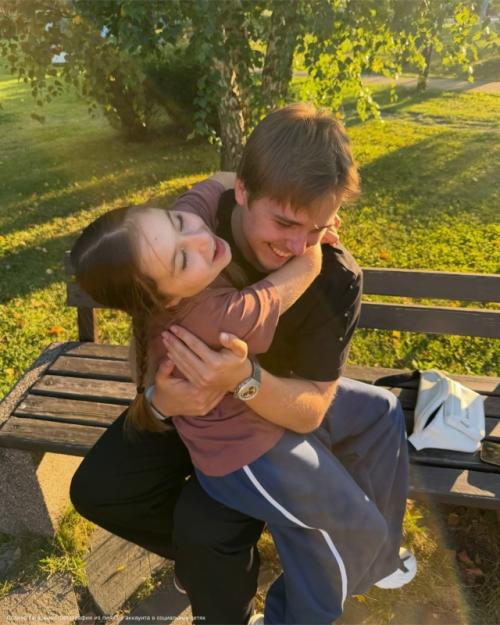 Полина Гагарина растроганно поздравила сына Андрея с его днём рождения и опубликовала старые снимки. 04